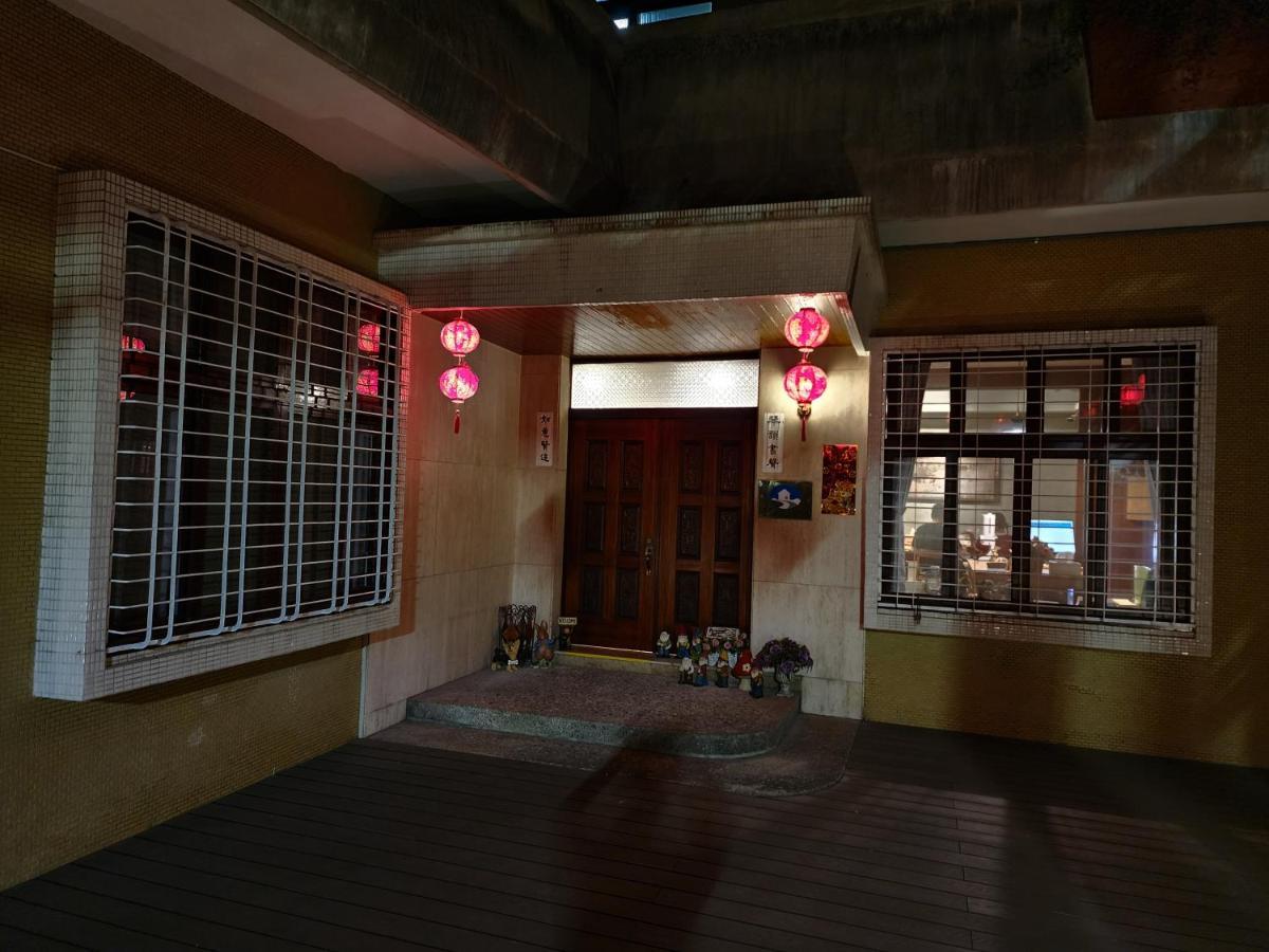 藏風民宿the Wind Guesthouse 2022 ไถหนาน ภายนอก รูปภาพ