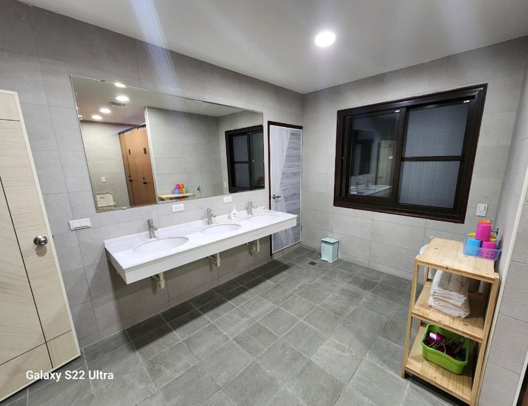 藏風民宿the Wind Guesthouse 2022 ไถหนาน ห้อง รูปภาพ